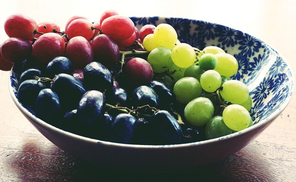 Grapes and slices of turkey