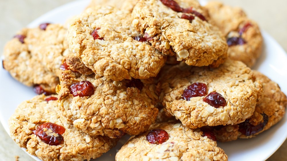 Havermoutkoekjes met gedroogde veenbessen