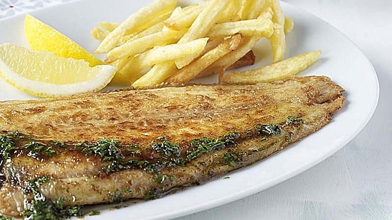 Zeetong met gezonde frietjes
