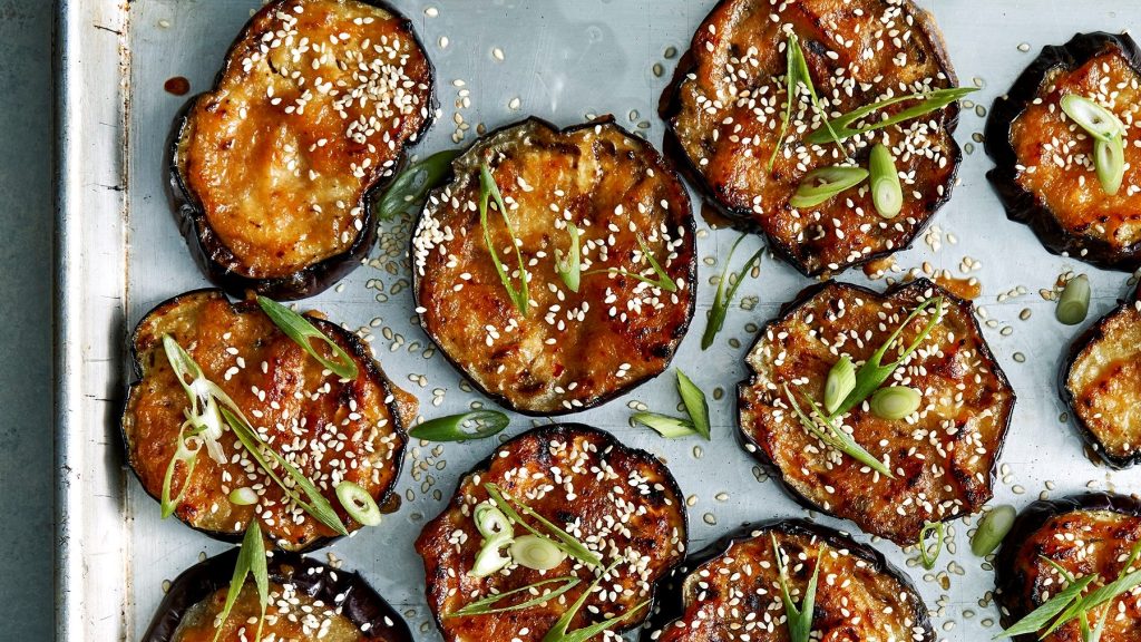 Aubergines met sesamzaadjes