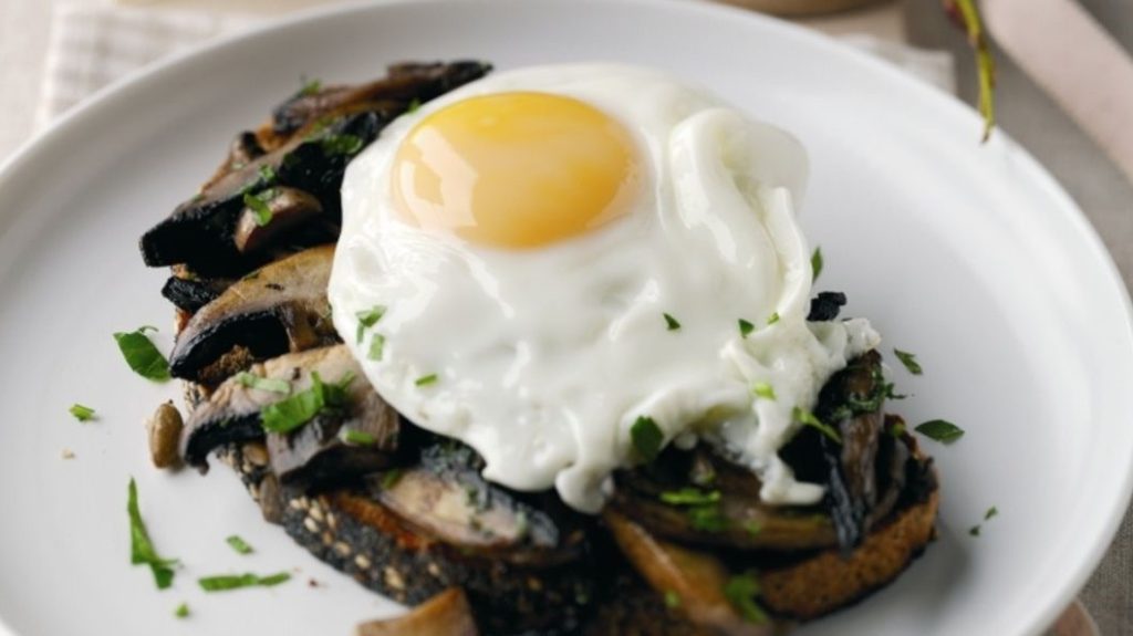 Toast champignon met ei