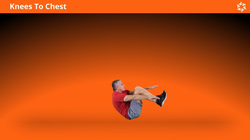 Korte en duidelijke uitleg om Knees To Chest op een correcte manier uit te voeren en veel voorkomende fouten te vermijden.