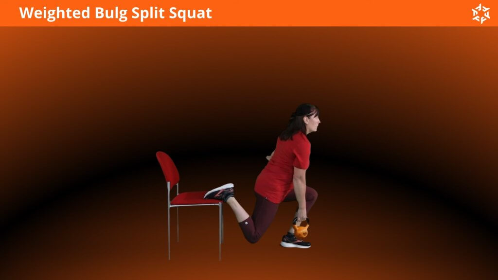 Korte en duidelijke uitleg om Weighted Bulgarian Split Squat op een correcte manier uit te voeren en veel voorkomende fouten te vermijden.